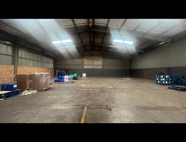 1,008M² WAREHOUSE TO LET IN ISANDO